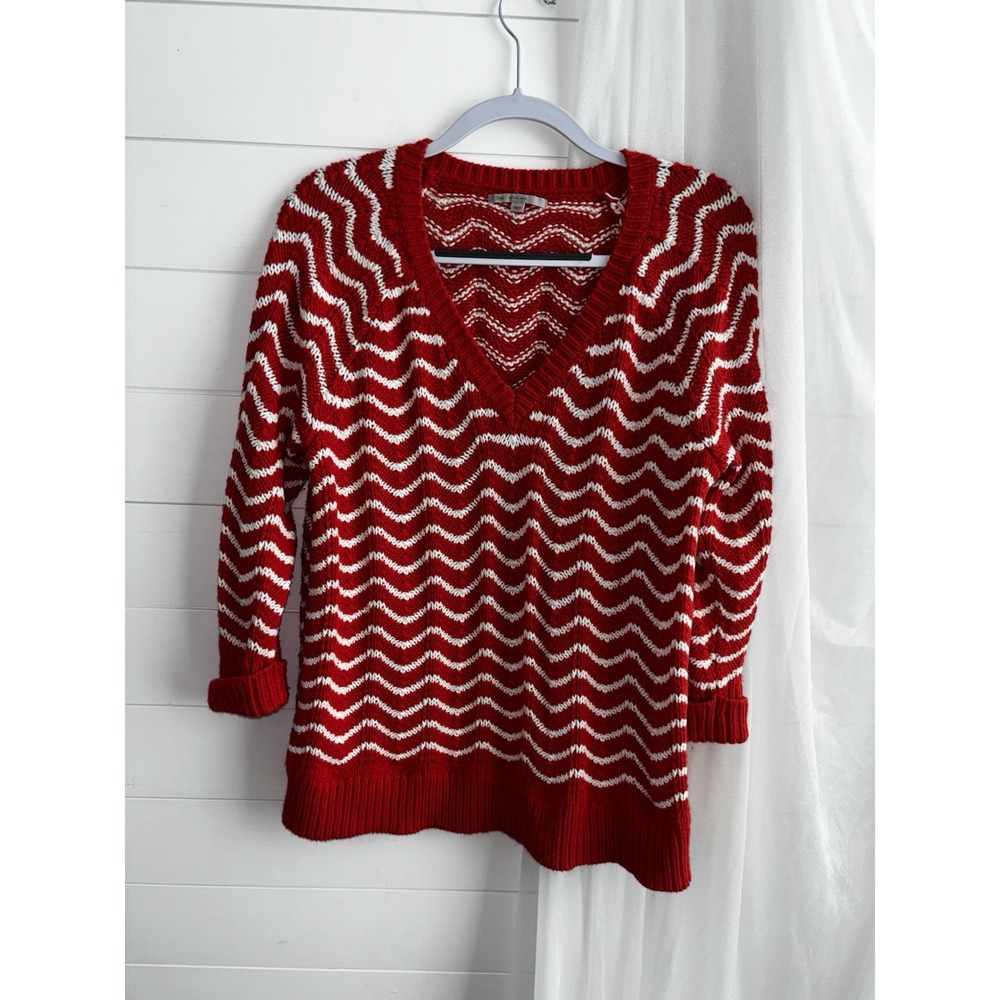 Gap Chevron Striped V-Neck Sweater. Orange/Red and white. Woman's Size XL